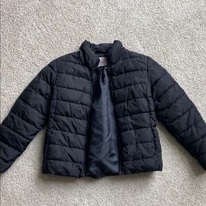 Girls’ Black Puffer Jacket (large)